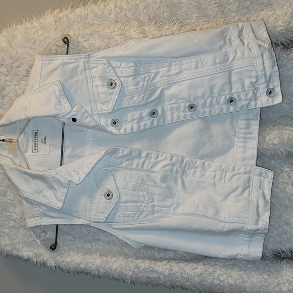 White Denim Vest with Pockets - Picture 1 of 3